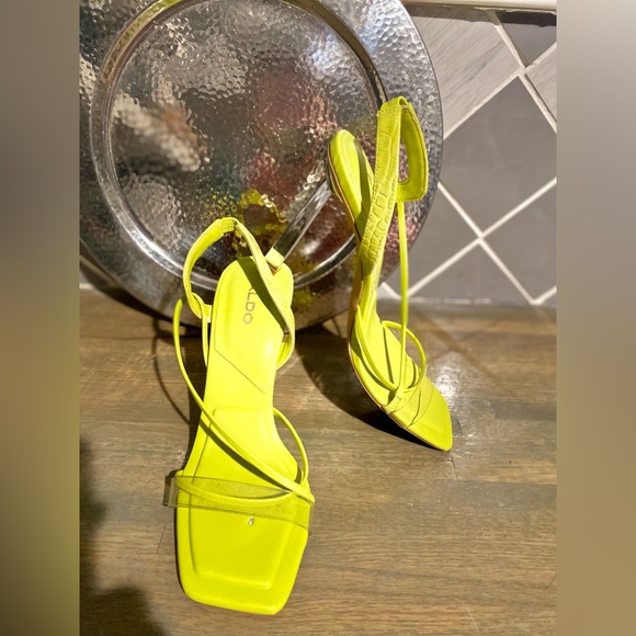 ALDO Lime Green Stiletto 4” Heels Size:7 - Picture 2 of 12